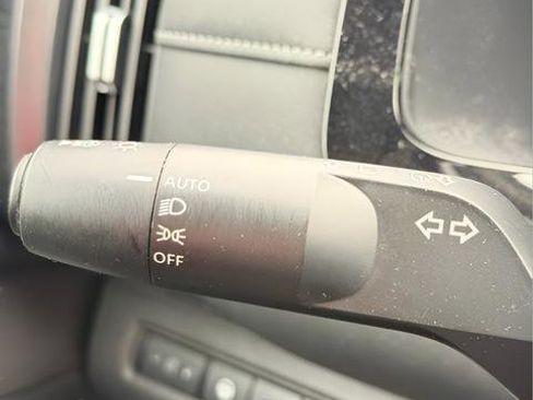 Used 2024 Nissan Pathfinder SL w/ SL Premium Package image 15