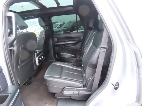 Used 2021 Ford Expedition XLT image 22