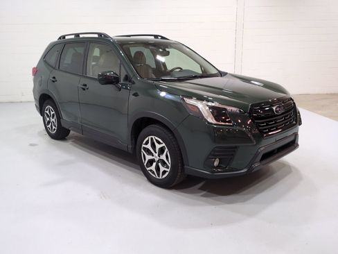 Certified 2023 Subaru Forester Premium AWD/4WD image 1