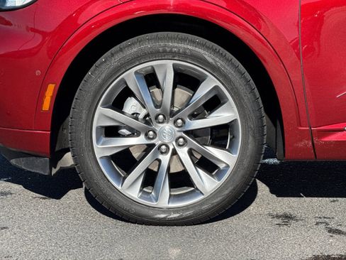 Used 2021 Buick Envision Avenir w/ Technology Package II image 32