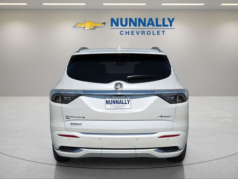 Used 2024 Buick Enclave Avenir w/ Avenir Technology Package AWD/4WD image 4