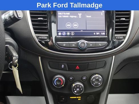 Used 2018 Chevrolet Trax LS AWD/4WD image 16