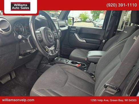 Used 2018 Jeep Wrangler Unlimited Sahara w/ Max Tow Package AWD/4WD image 11