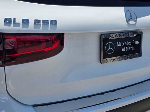 Used 2023 Mercedes-Benz GLB 250 4MATIC image 13