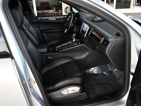 Used 2018 Porsche Macan image 42