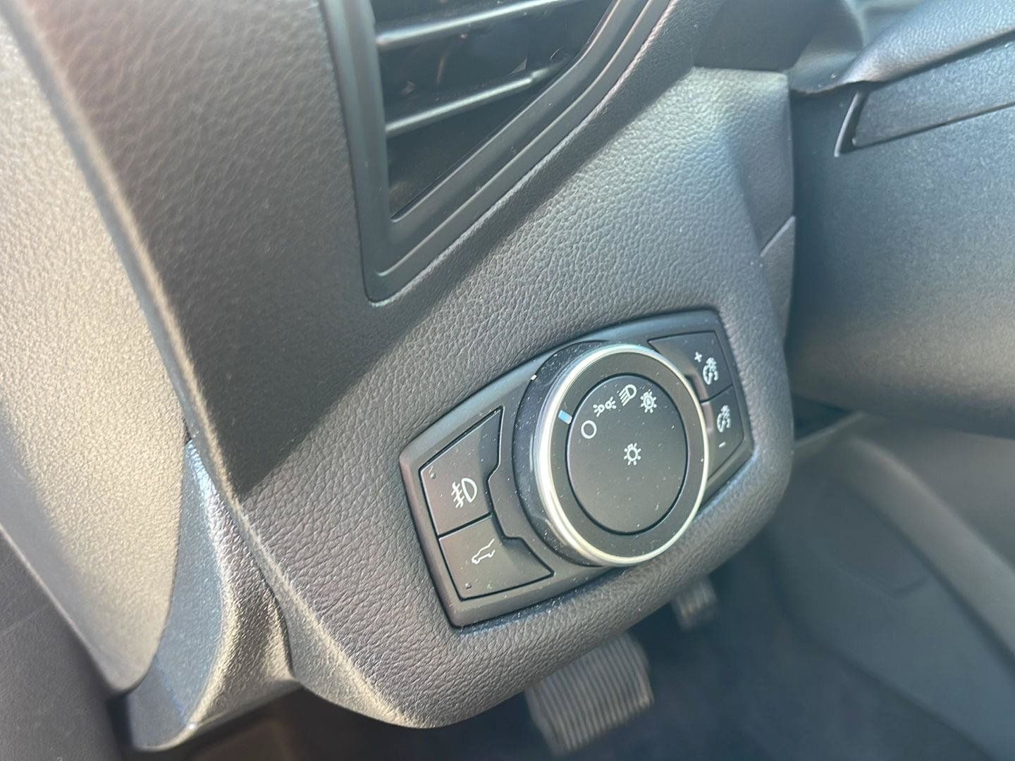 Used 2018 Ford Escape SE AWD/4WD image 16