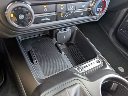 New 2025 Ford Bronco 4-Door AWD/4WD image 14