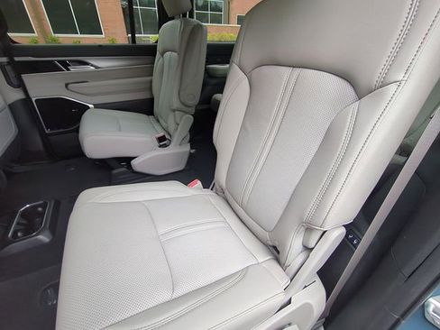 New 2026 Jeep Grand Wagoneer Limited AWD/4WD image 28
