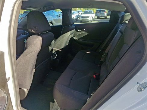 Used 2022 Chevrolet Malibu LT image 9