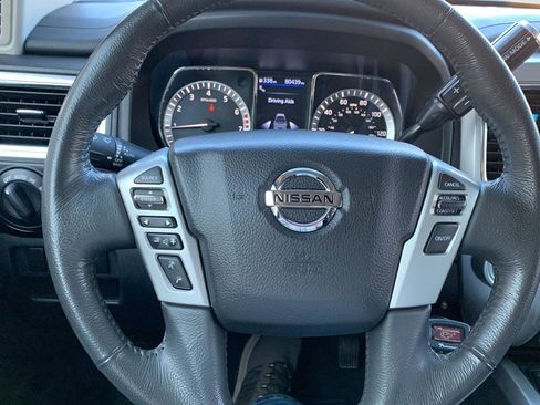 Used 2019 Nissan Titan SV w/ SV Convenience Package image 16