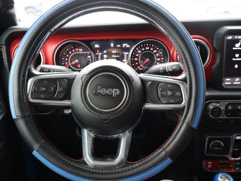 Used 2021 Jeep Gladiator Rubicon AWD/4WD image 6