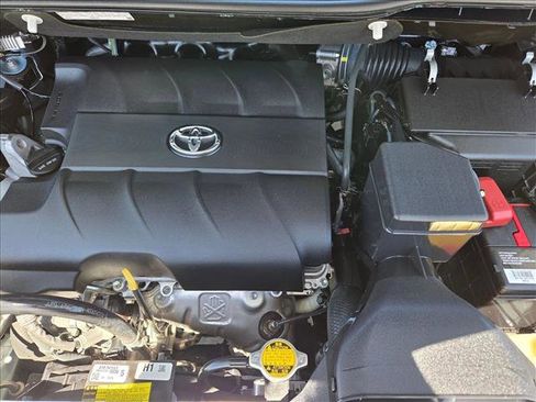 Used 2015 Toyota Sienna XLE w/ XLE Navigation Package FWD image 22