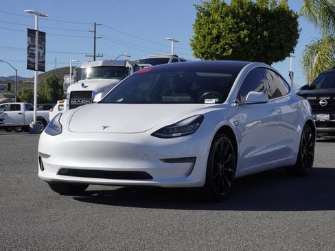 Used 2020 Tesla Model 3 Standard Range Plus image 8
