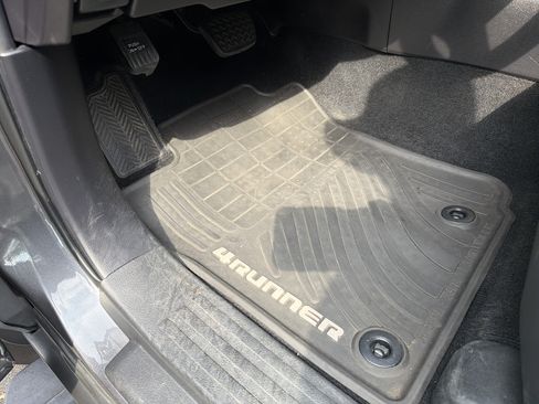 Used 2016 Toyota 4Runner SR5 Premium AWD/4WD image 17