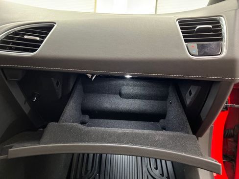 Used 2019 Chevrolet Corvette Stingray Coupe w/ Carbon Flash Badge Package image 17