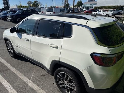 Used 2020 Jeep Compass Latitude image 7