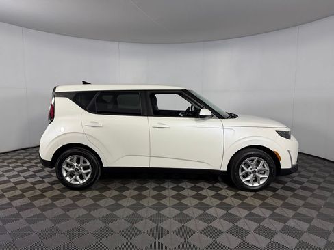 Used 2025 Kia Soul LX w/ LX Technology Package FWD image 7