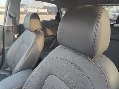 Used 2022 Hyundai Kona Limited w/ Cargo Package FWD image 8