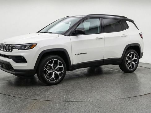 Used 2025 Jeep Compass Limited image 3