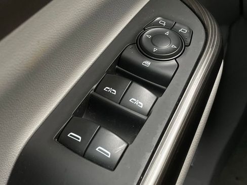 Used 2023 GMC Acadia SLT image 12