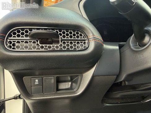 Used 2024 Honda HR-V Sport image 14