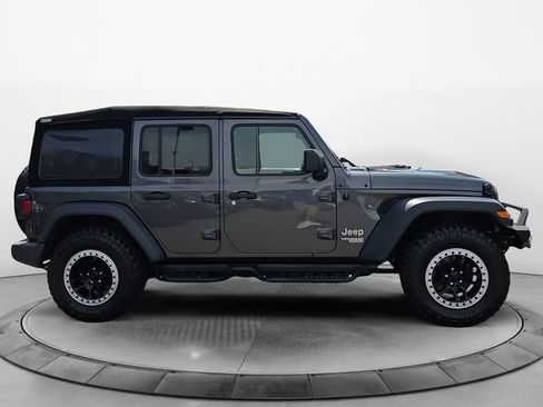Used 2018 Jeep Wrangler Unlimited Sport S AWD/4WD image 6
