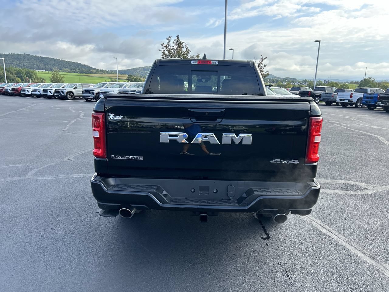 Used 2025 RAM 1500 Laramie AWD/4WD image 6
