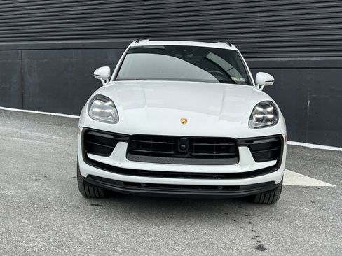 Certified 2025 Porsche Macan image 13