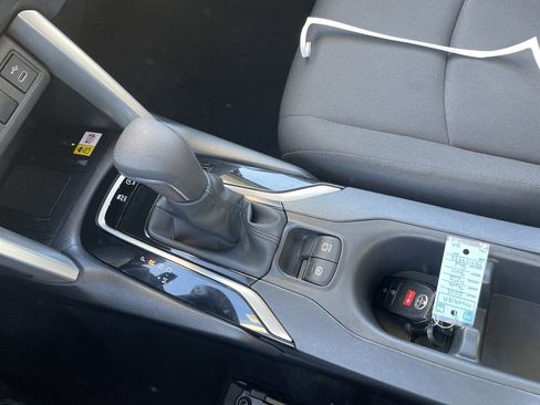 Certified 2023 Toyota Corolla Cross LE image 21