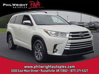 Used 2018 Toyota Highlander XLE image 1