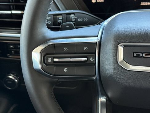 Used 2025 GMC Yukon XL Denali RWD image 38