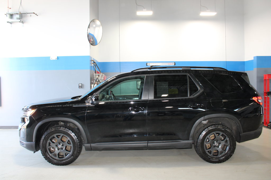 Used 2023 Honda Pilot TrailSport image 10