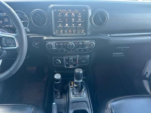 Used 2023 Jeep Wrangler Unlimited Sahara AWD/4WD image 15