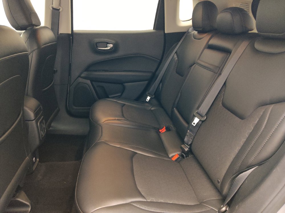 Used 2018 Jeep Compass Latitude AWD/4WD image 18