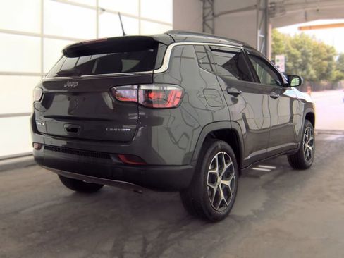 Used 2024 Jeep Compass Limited AWD/4WD image 2