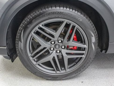 Certified 2025 Ford Explorer ST AWD/4WD image 11