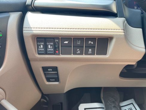 Used 2020 Honda Odyssey Touring image 19