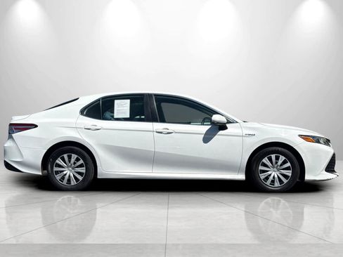Used 2020 Toyota Camry LE w/ Preferred Accessory Package FWD image 8