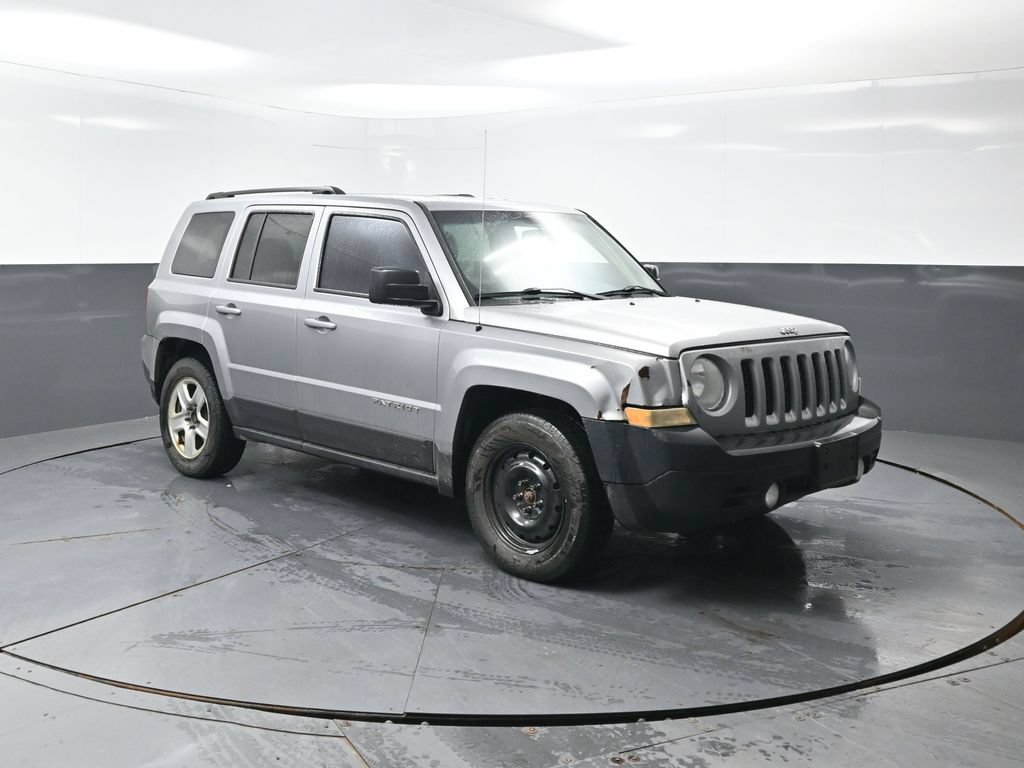Used 2017 Jeep Patriot Sport w/ Power Value Group FWD image 5