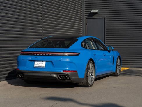 Certified 2025 Porsche Panamera image 9