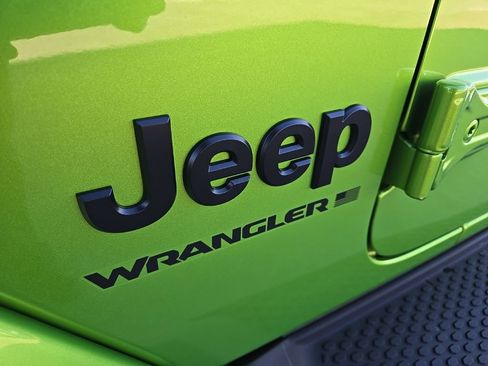 New 2026 Jeep Wrangler Sahara AWD/4WD image 18
