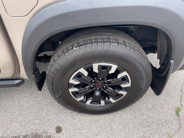 Used 2022 Nissan Frontier Pro-X RWD image 18