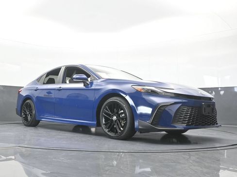 Used 2025 Toyota Camry SE FWD image 60