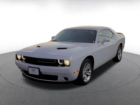 Used 2023 Dodge Challenger SXT image 7