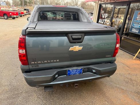 Used 2010 Chevrolet Avalanche LTZ image 5