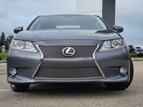 Used 2014 Lexus ES 350 w/ Luxury Package FWD image 3