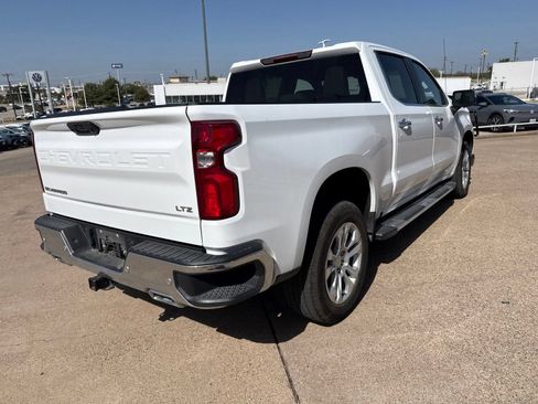 Used 2023 Chevrolet Silverado 1500 LTZ w/ Z71 Off-Road Package AWD/4WD image 7
