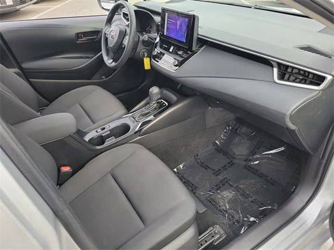Used 2025 Toyota Corolla LE image 14