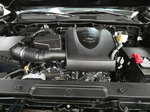 Used 2023 Toyota Tacoma SR AWD/4WD image 17