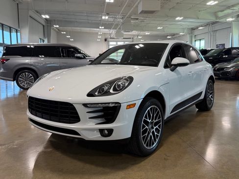 Used 2018 Porsche Macan AWD/4WD image 3